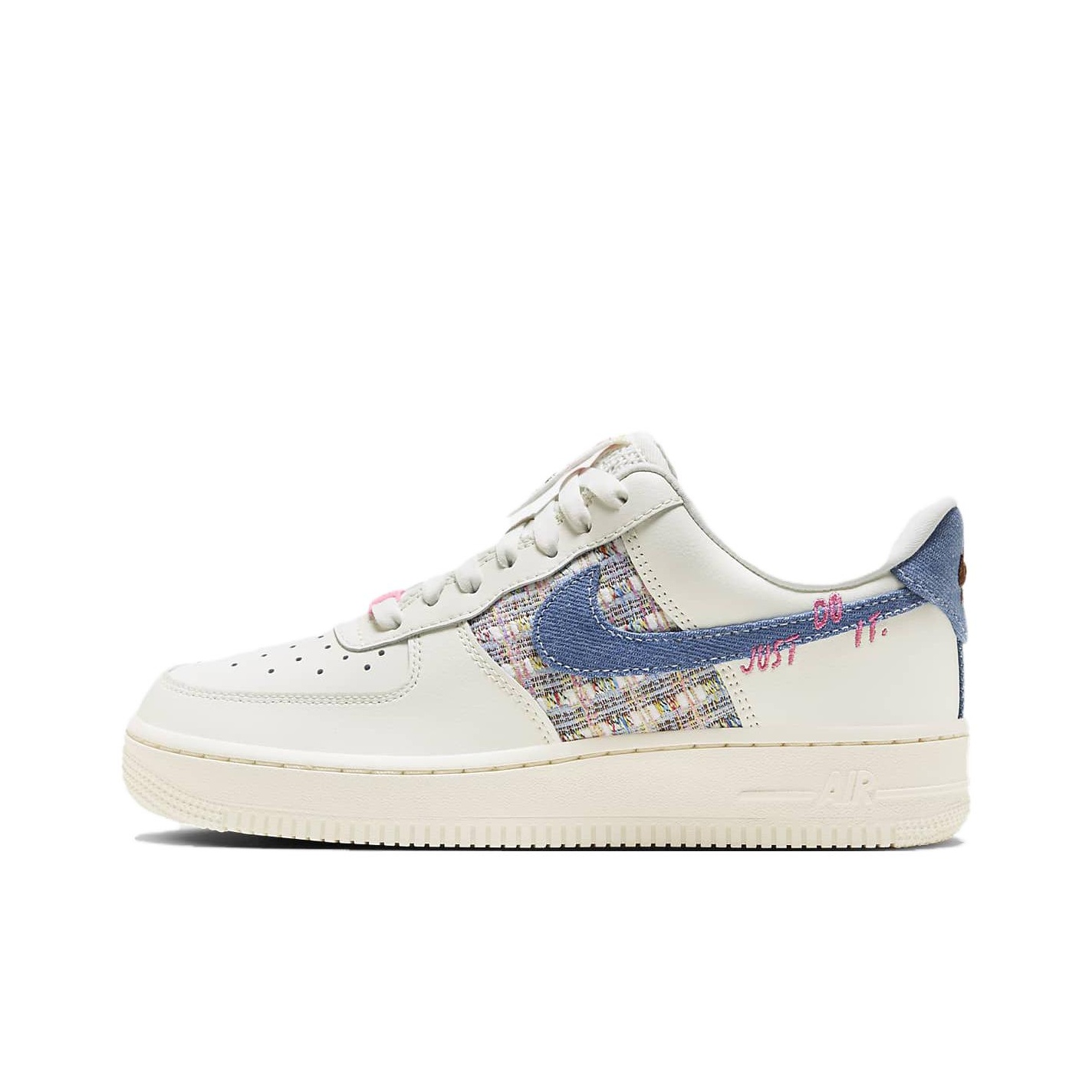Nike Shoes Air Force 1 - حذاء نايك إير فورس 1 للنساء